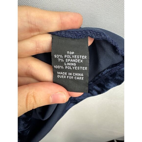 Women’s A.Byer Size 2X Dark Blue Velvet V-Neck Sleeveless Blouse with Keyhole Op - Picture 3 of 6